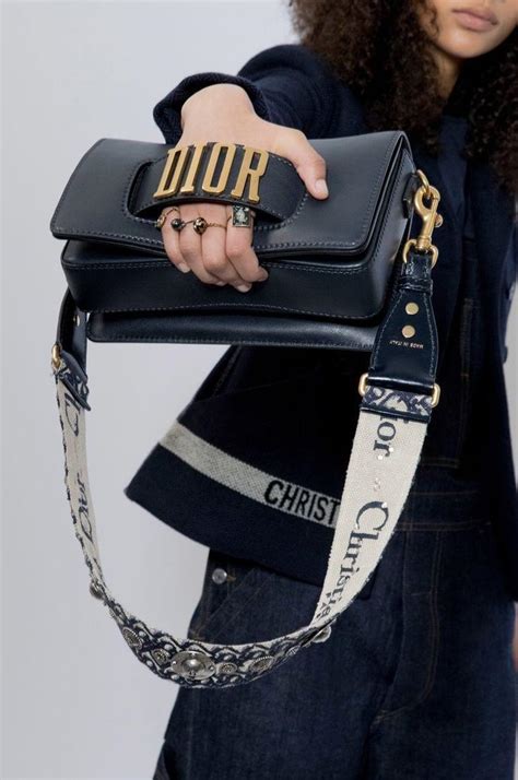 Dio (r)evolution Dior Bags .